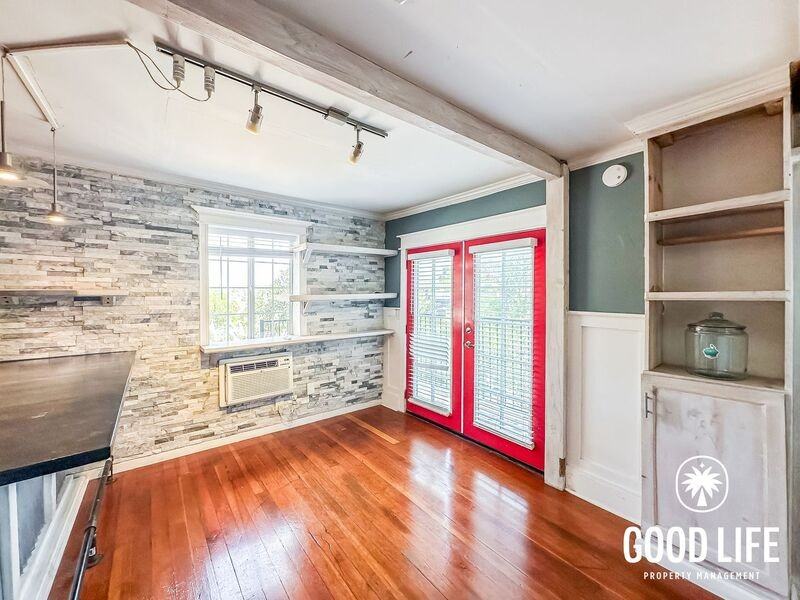 260 Woodman St - Photo 5 of 24