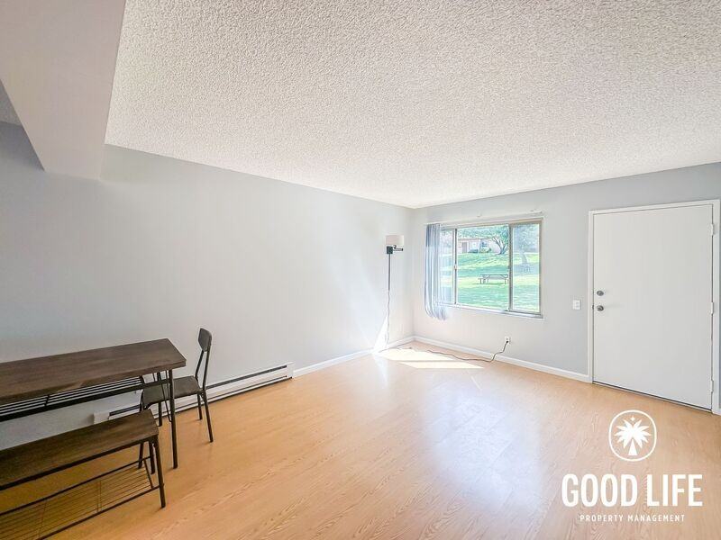 8754 Wahl St - Photo 5 of 16