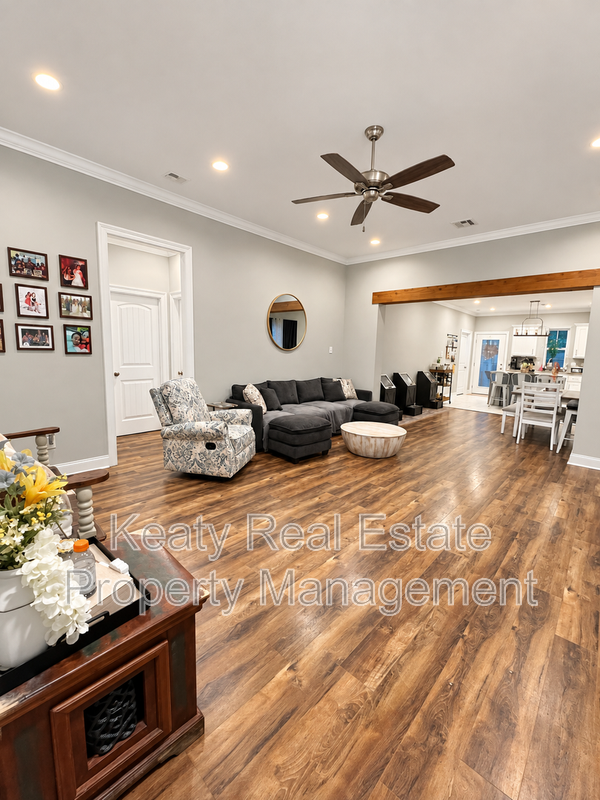 316 Adry Ln - Photo 4 of 17