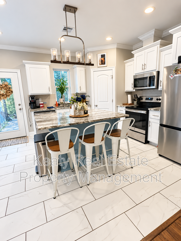 316 Adry Ln - Photo 6 of 17