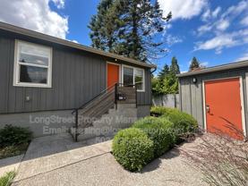 4725 Ne 50th Pl - Photo 1 of 1