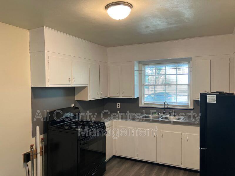 8433 8th Ave S - Photo 4 of 14