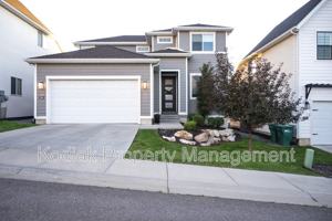 featured image of 1364 E Petunia Ct