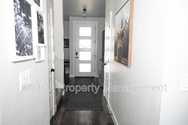 1364 E Petunia Ct - Photo 4 of 36