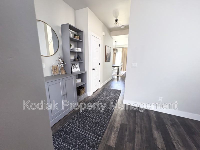 1364 E Petunia Ct - Photo 5 of 36