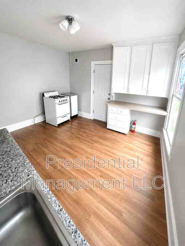 74 Holmes Ave #1L - Photo 3 of 11