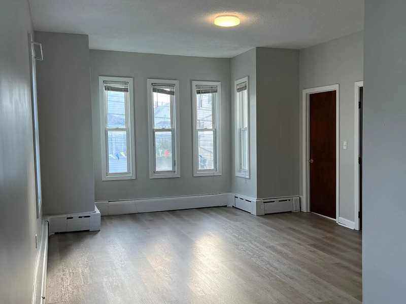 198 Bonney St #2 - Photo 4 of 10