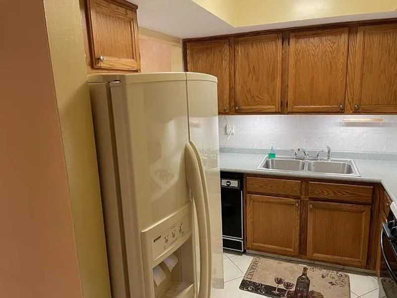 212 Katan Ave #B - Photo 4 of 15
