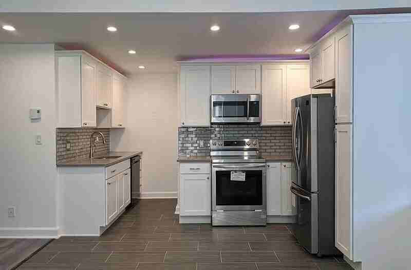 140 Chestnut St #601 - Photo 3 of 16