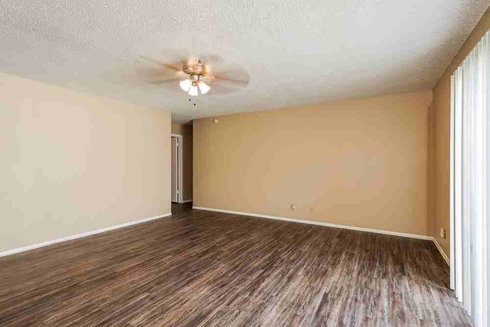 2949 Moss Plain Dr - Photo 4 of 25
