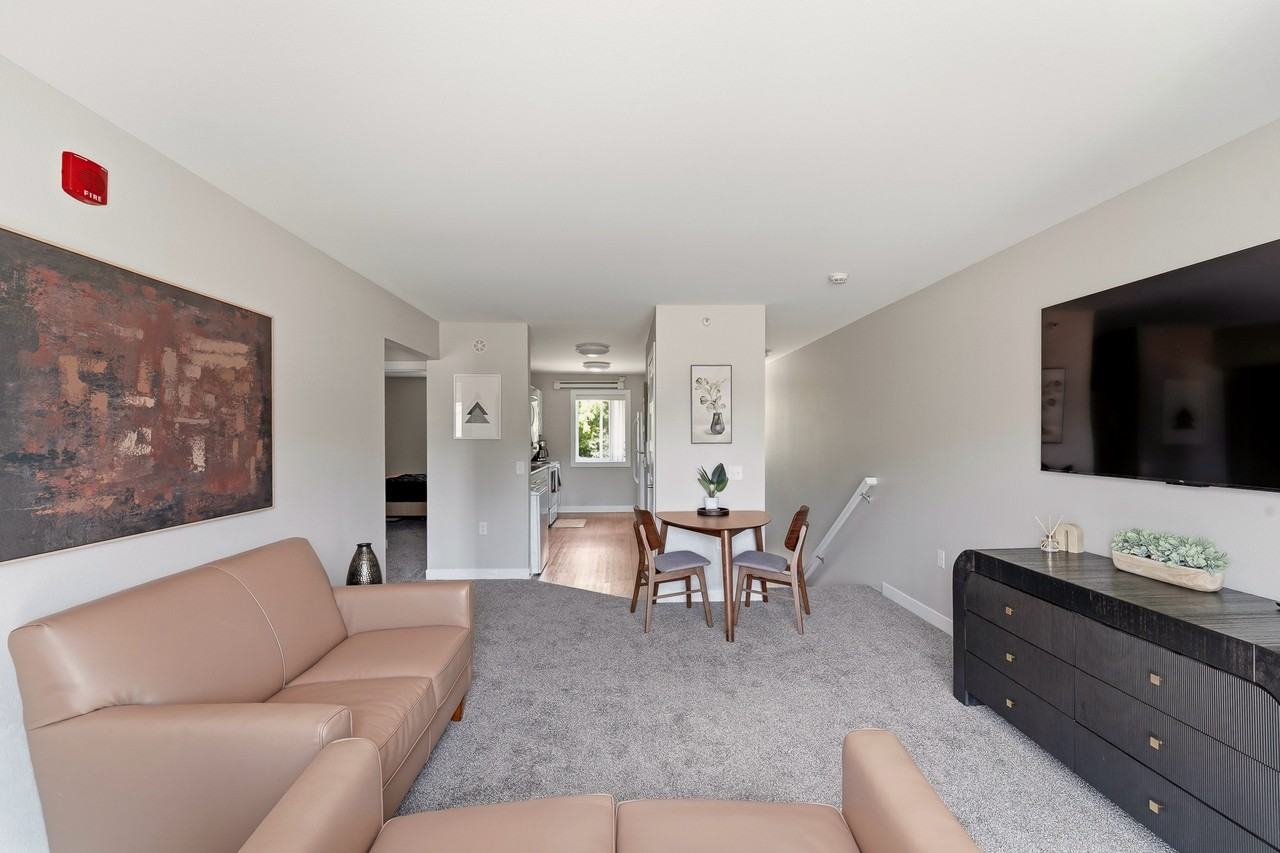 2440 Southwest 9th Street - Photo 2 of 15