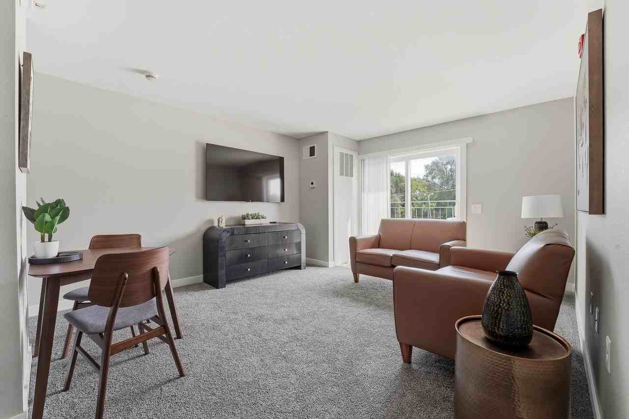 2440 Southwest 9th Street - Photo 3 of 15