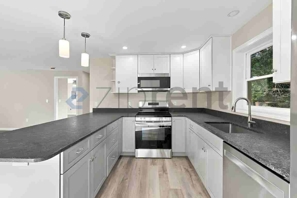 160 Leno Rd - Photo 6 of 28