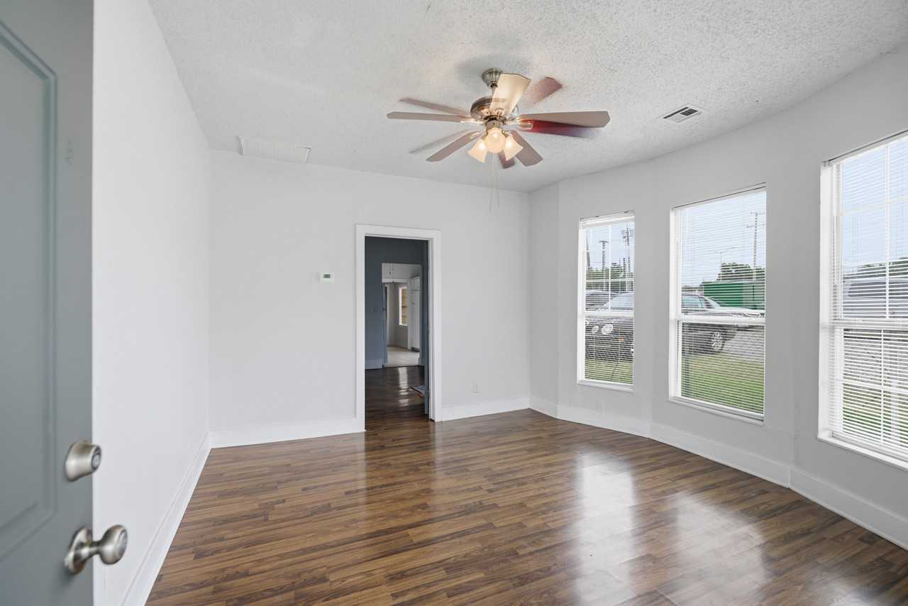 1635 E 4th St #NA - Photo 4 of 18