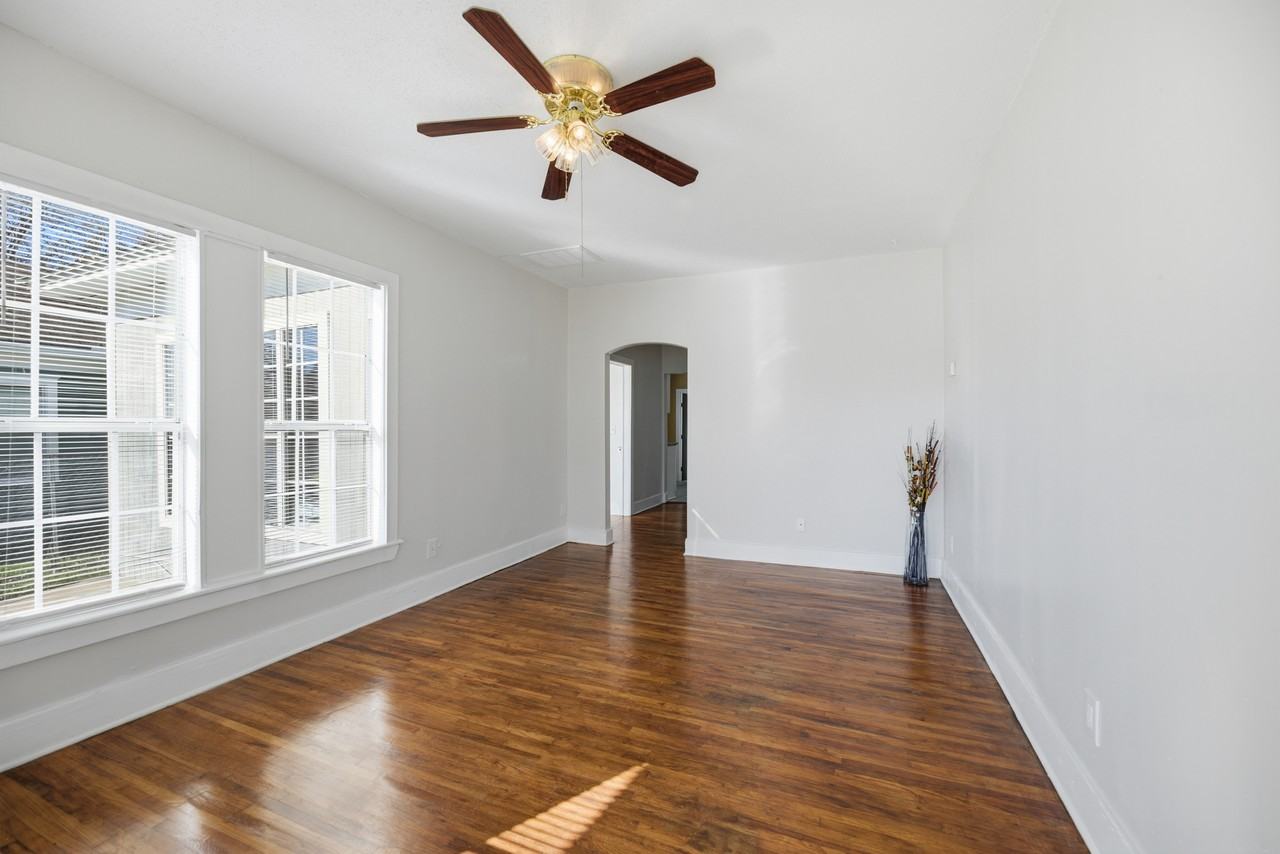 1633 E 4th St #NA - Photo 3 of 20