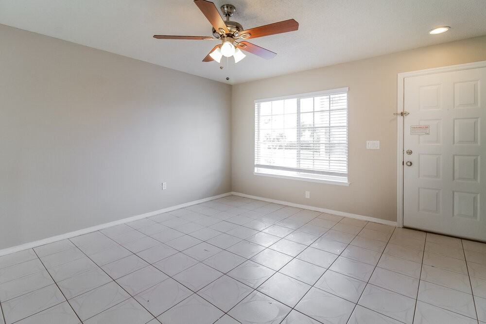 1204 Ivy Meadow Dr - Photo 6 of 17