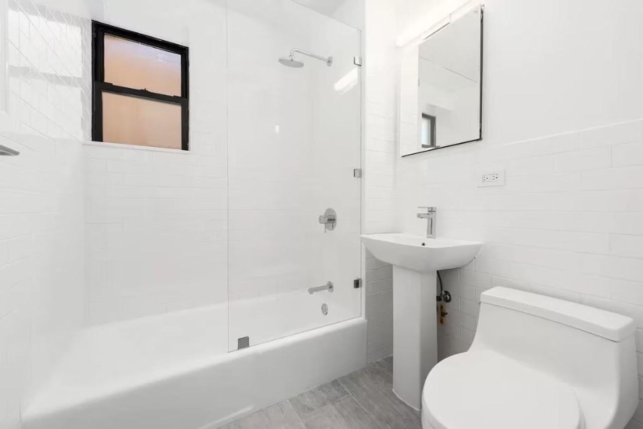 211 E 3rd St #5C - Photo 5 of 7