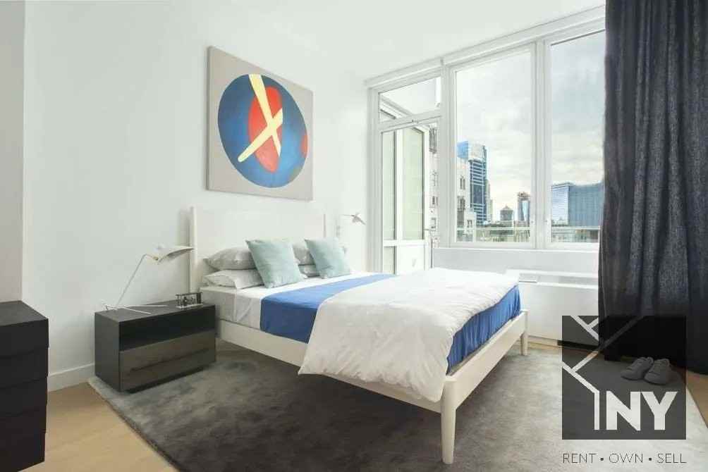 Broad St #1219 - Photo 2 of 9