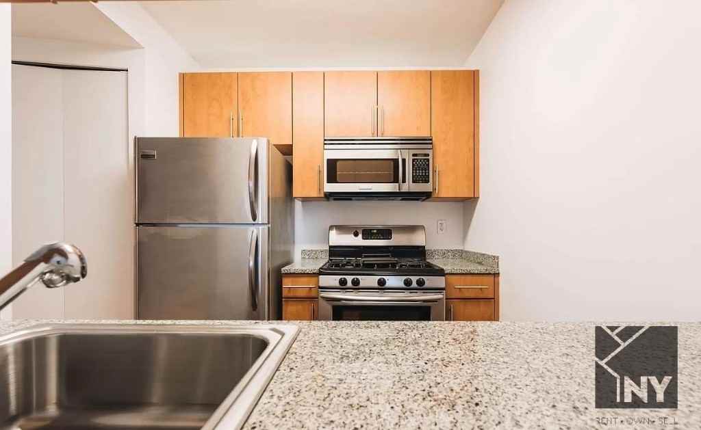 Gold St #1207 - Photo 3 of 4