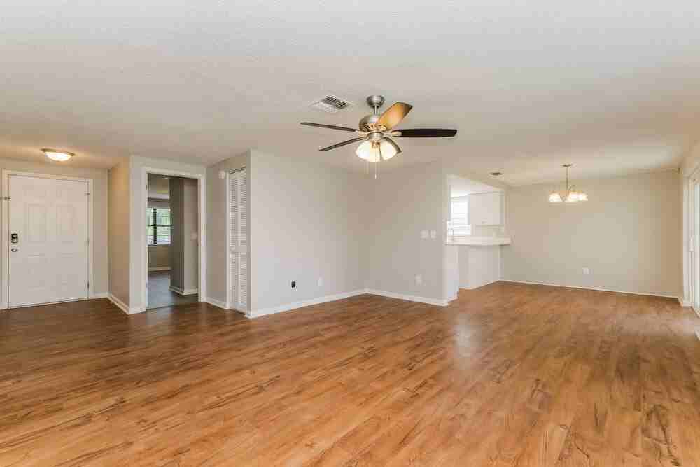 6403 Reef Cir - Photo 3 of 16
