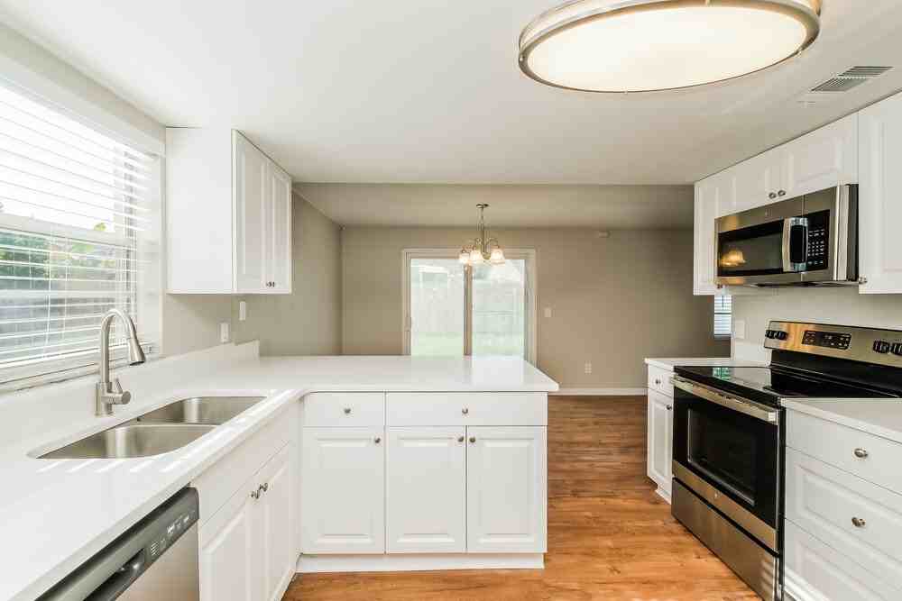 6403 Reef Cir - Photo 7 of 16