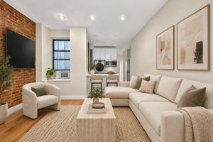 featured image of 2 Bank St #8