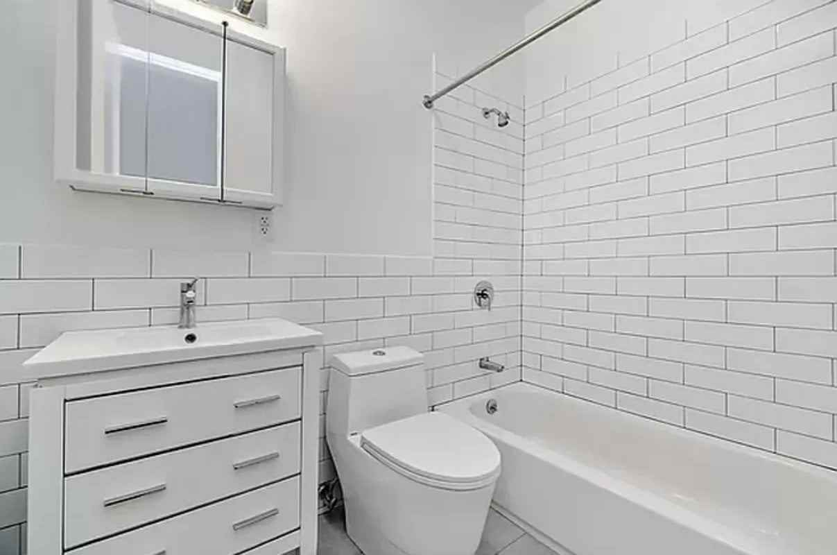 130 Cornelia St #2 - Photo 6 of 6