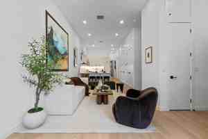 featured image of 110 Reade St #4