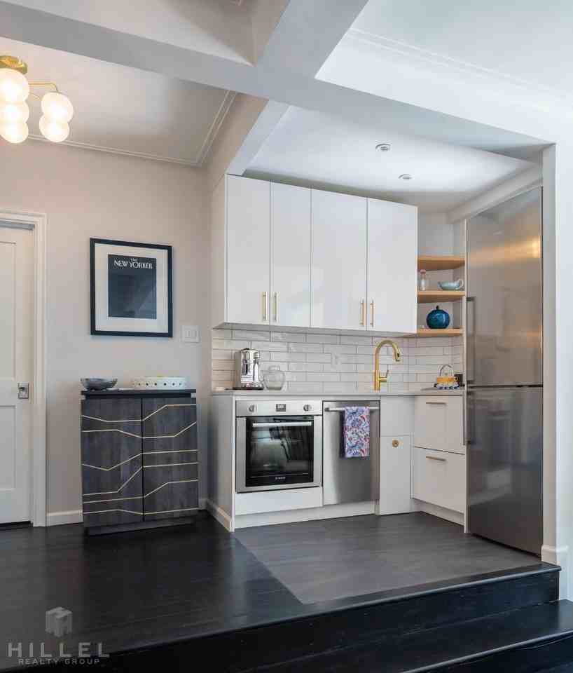 Continental Ave #4U - Photo 4 of 14