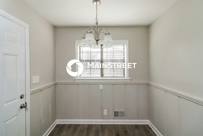 2630 Bryant Dr - Photo 3 of 18