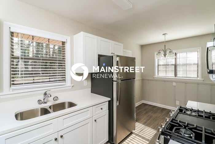 2630 Bryant Dr - Photo 4 of 18