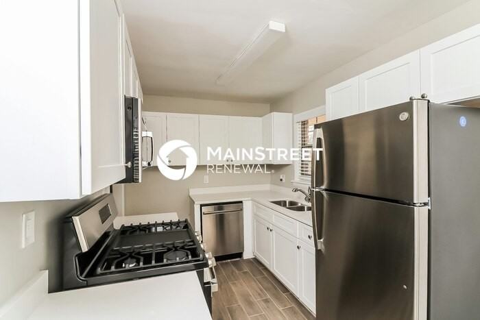 2630 Bryant Dr - Photo 6 of 18