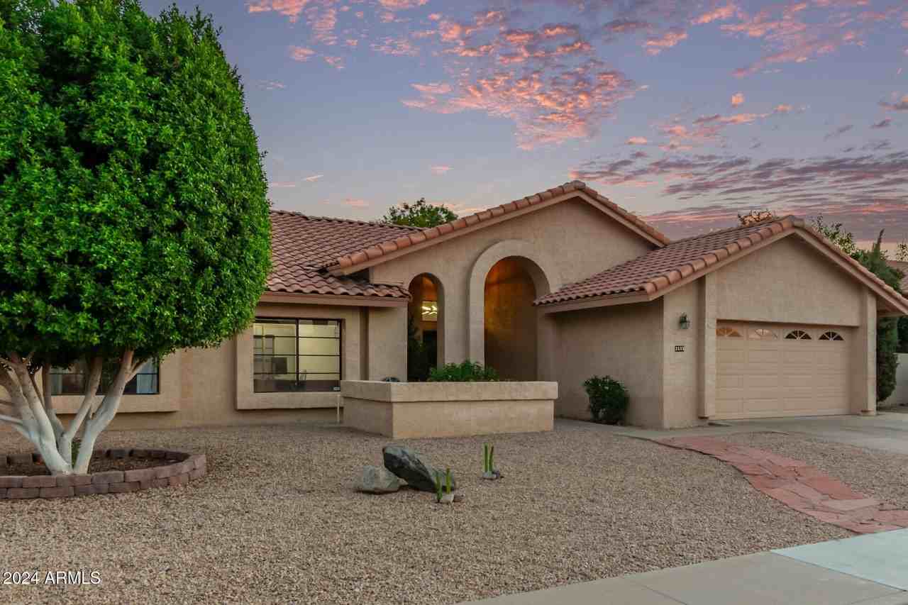 2555 N Tamarisk St - Photo 6 of 48
