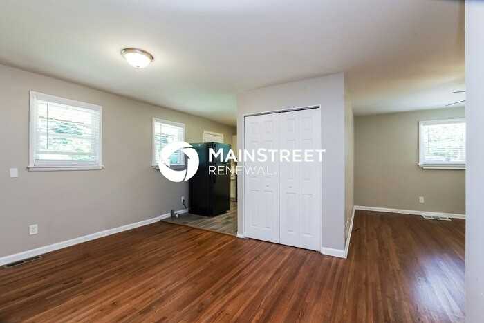 5320 Southampton Rd - Photo 6 of 16