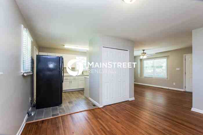 5320 Southampton Rd - Photo 7 of 16