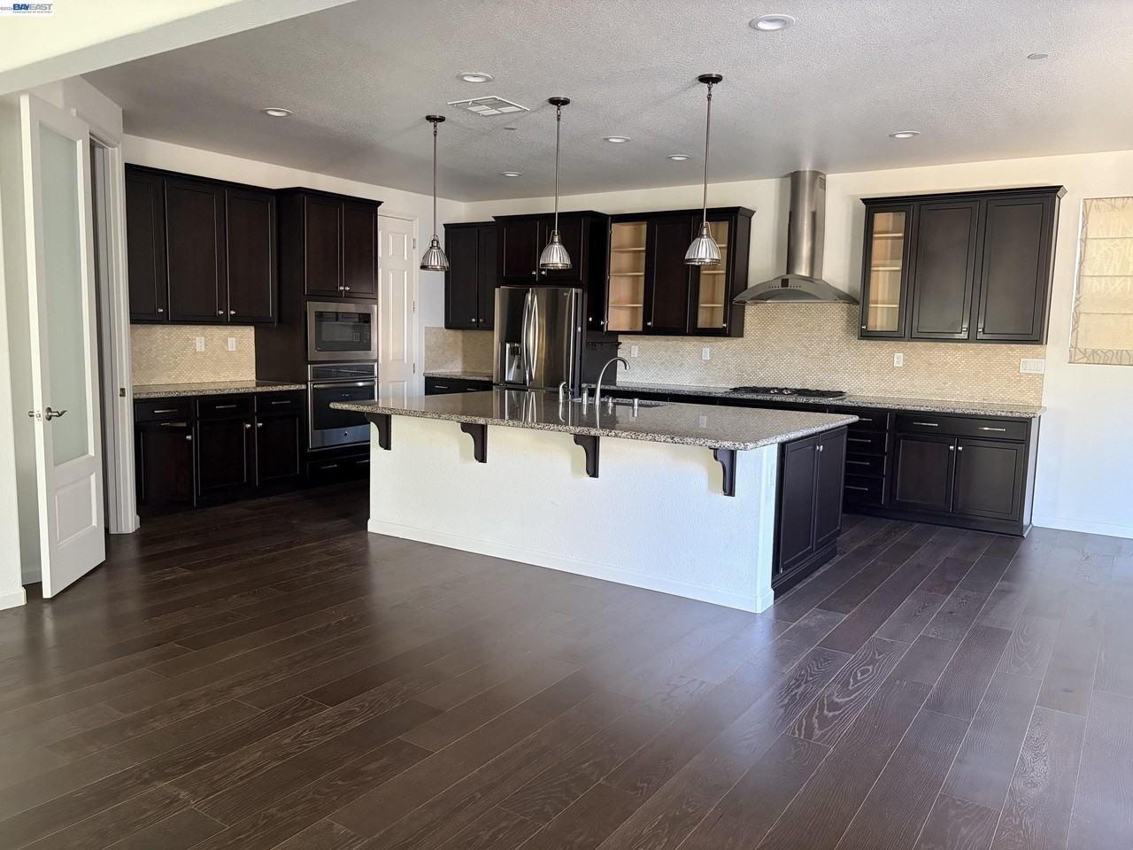 575 W Strauss Dr - Photo 2 of 5