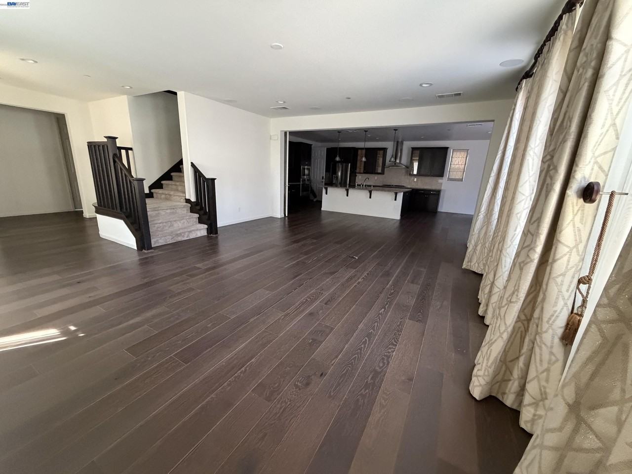 575 W Strauss Dr - Photo 3 of 5