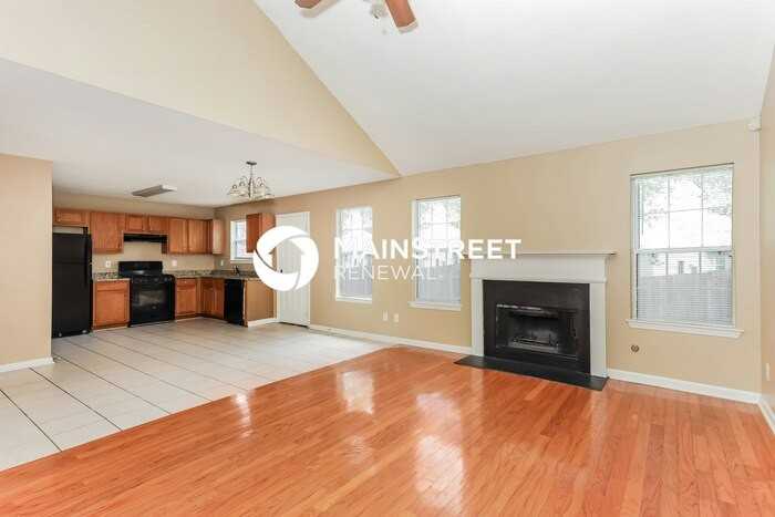 2198 Creekview Trl - Photo 4 of 15