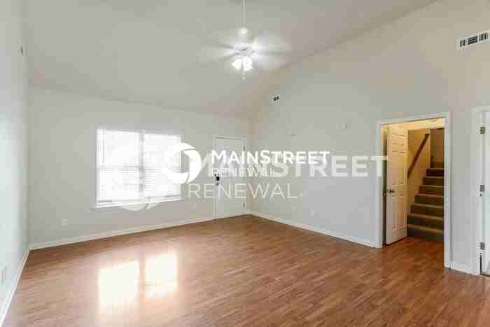 2823 Ridgewood Dr - Photo 4 of 16