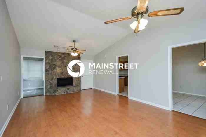 4472 Marci St - Photo 3 of 15