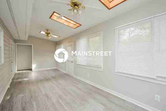 4472 Marci St - Photo 6 of 15