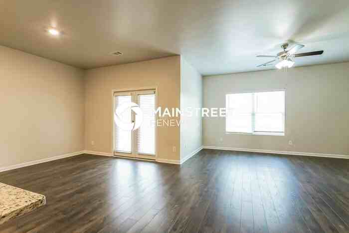 4056 Park Cove Way - Photo 4 of 17