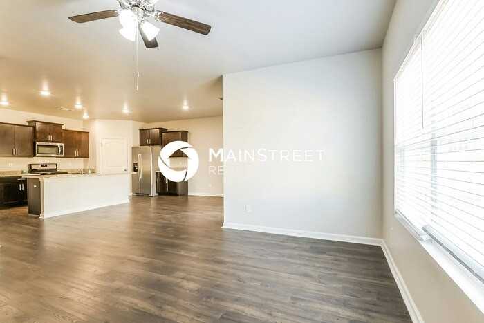 4056 Park Cove Way - Photo 5 of 17