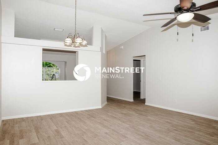 1722 Elmhurst Cir Se - Photo 2 of 16