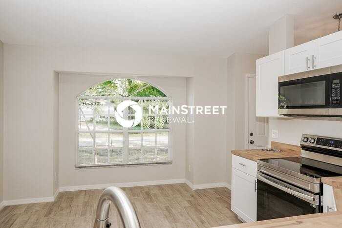 1722 Elmhurst Cir Se - Photo 3 of 16