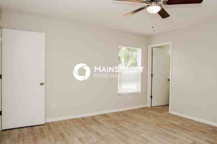 1722 Elmhurst Cir Se - Photo 7 of 16