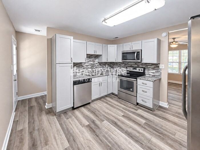 8104 Attleboro Dr - Photo 6 of 22