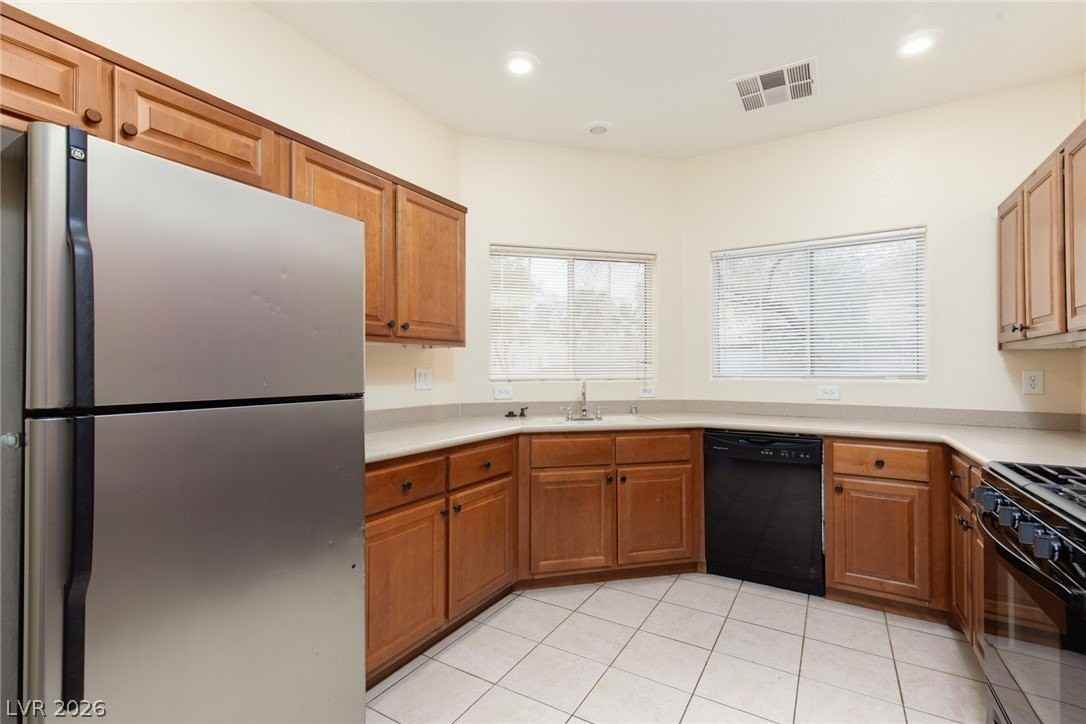 8940 Spotted Tail Ave - Photo 6 of 29