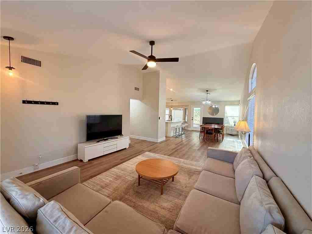 2049 Maple Springs St - Photo 3 of 39