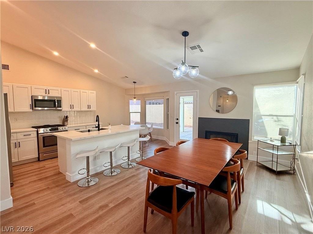2049 Maple Springs St - Photo 6 of 39